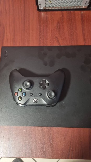 Xbox ONE X 1TB 1 Kontroller dobozban hibtlan elad