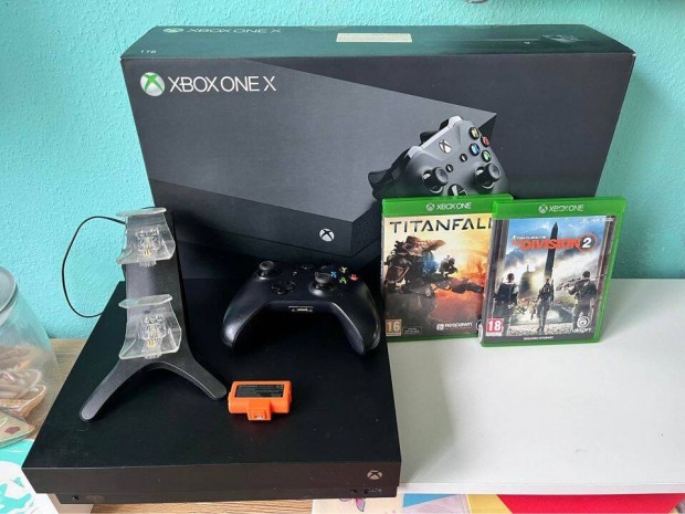 Xbox ONE X + Jtkok Tartozkok Konzolbeszmtssal