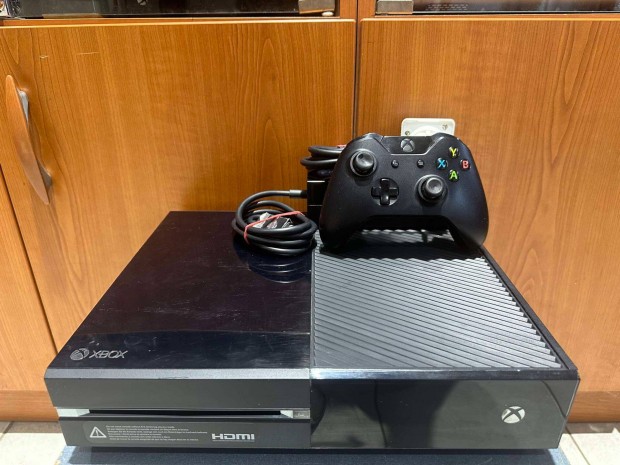 Xbox One 500GB Konzol Fekete Garis !