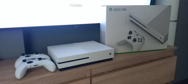 Xbox One S 1TB HDD konzol 2db Microsoft kontrollerrel