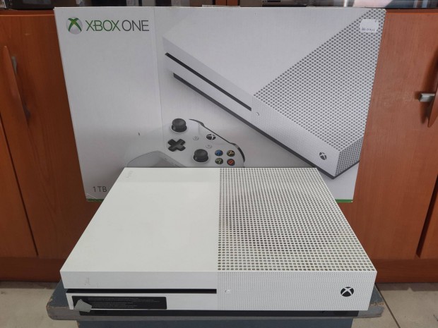 Xbox One S 1TB Konzol jszer Fehr Garis !