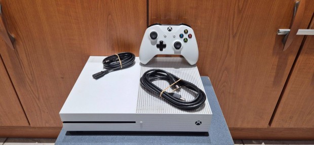 Xbox One S 1TB Konzol Újszerű Garis !