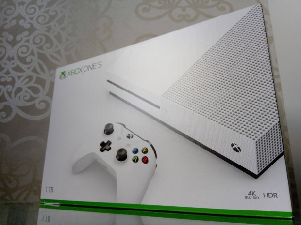 Xbox One S 1TB, 4K, HDR, Bluray komplett dobozos + ajndk jtk!