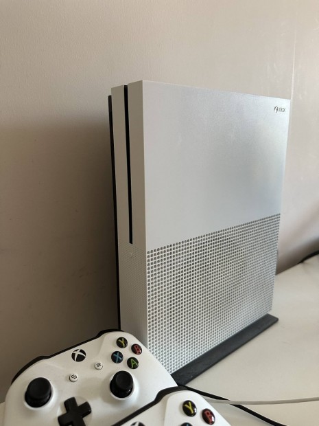 Xbox One S 1TB / 2 kontroller + kiegsztk
