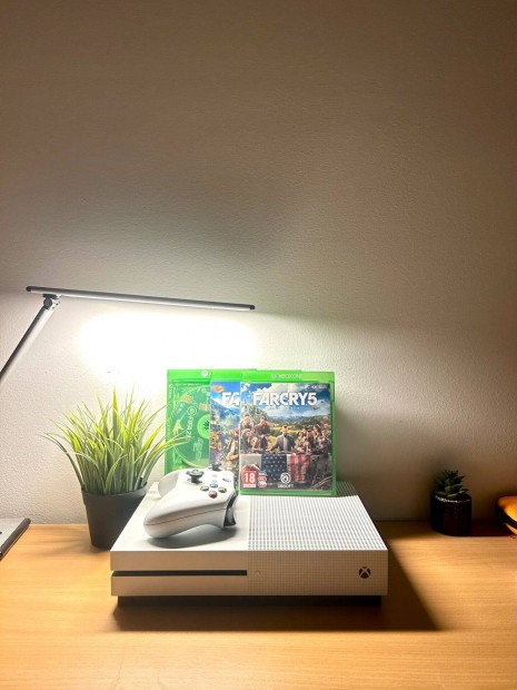 Xbox One S 1TB, hibátlan újszerű állapotban , 3db játékkal