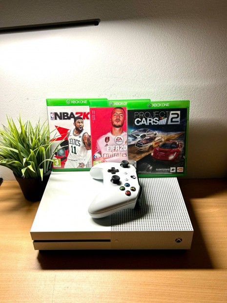 Xbox One S 1TB, hibtlan jszer llapotban , 3db jtkkal