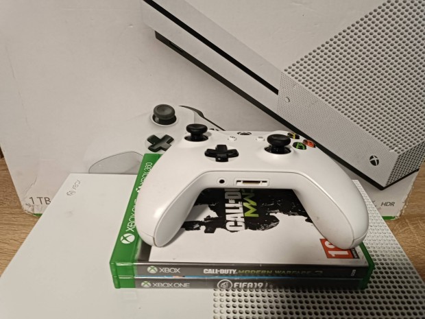 Xbox One S 1TB gép FIFA és COD játékkal