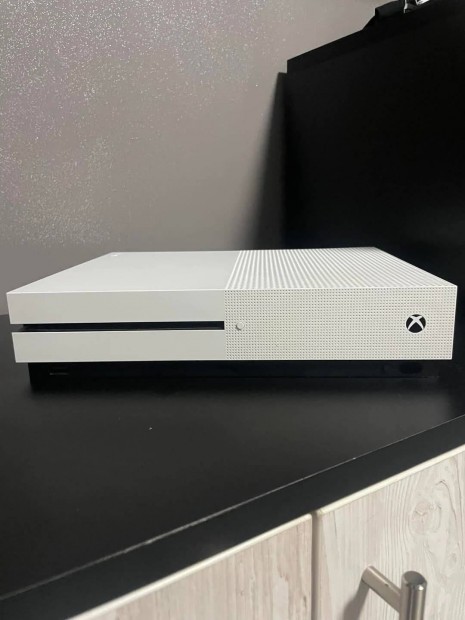 Xbox One S 1TB lemezes verzi