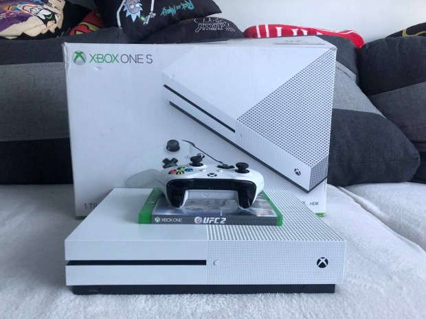 Xbox One S 1Tb konzol + UFC 2 játék