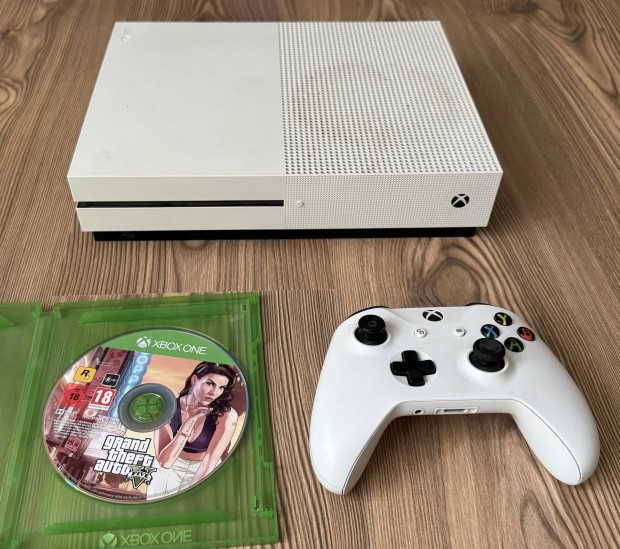 Xbox One S 1 TB,  GTA 5 jtkkal 