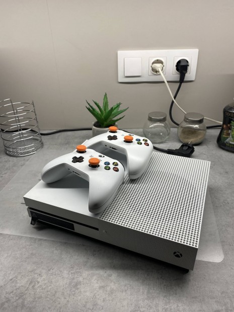 Xbox One S 500GB / 2 Kontroller