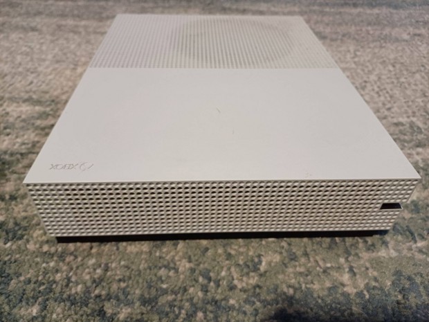 Xbox One S 775GB Hasznlt