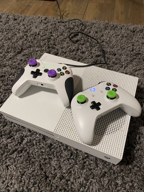 Xbox One S / 2 Kontroller