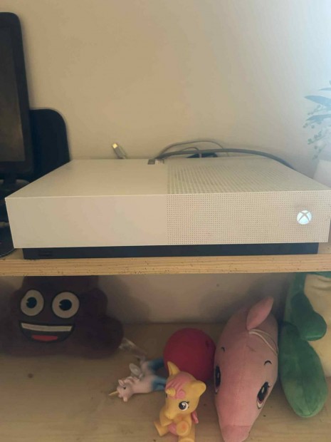 Xbox One S .....