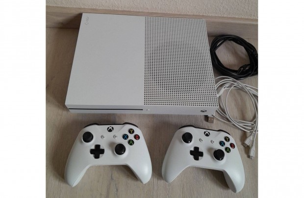 Xbox One S konzol 2 db kontrollerrel