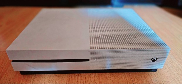 Xbox One S konzol