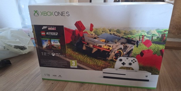 Xbox One S konzol