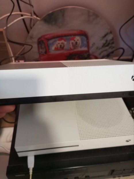 Xbox One S konzol 