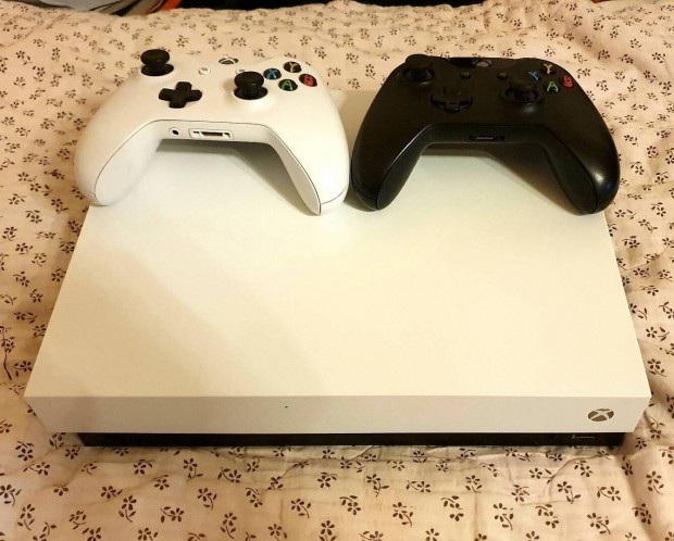 Xbox One X 1TB Minden tartozkkal dobozval egytt