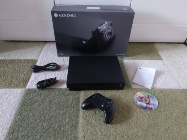 Xbox One X 1TB Tartozkaival Dobozban 