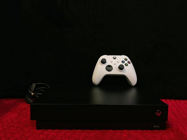Xbox One X 1TB ,1joy (joy elem tart fedlap hinyzik )Szp llapotban