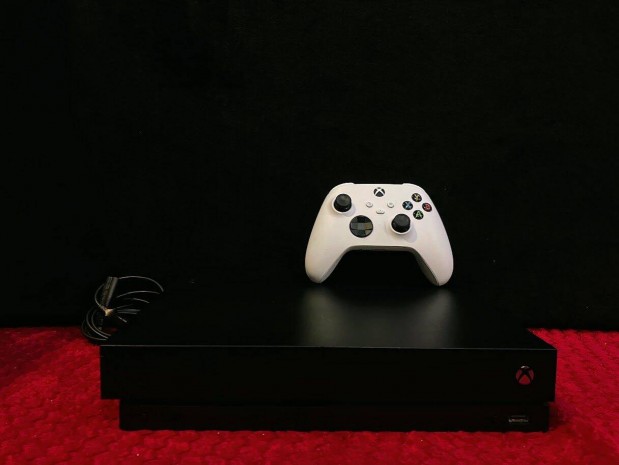 Xbox One X 1TB ,1joy (joy elem tart fedlap hinyzik )Szp llapotban