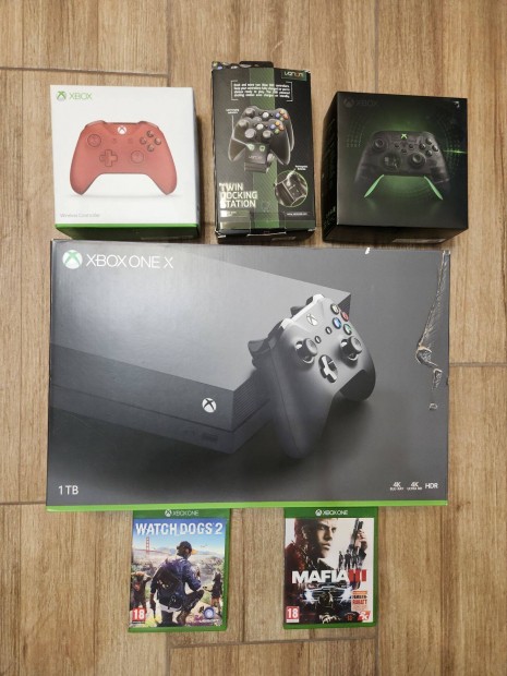 Xbox One X 1TB, 3db Kontroller, 8db prémium 4db sima játék, Venom dokk