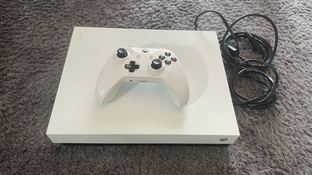 Xbox One X 1TB (Robot White Special Edition)