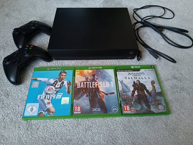 Xbox One X 1TB + 2 kontroller + 3 játék