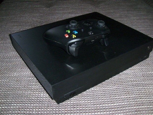 Xbox One X 1Tb lemezes