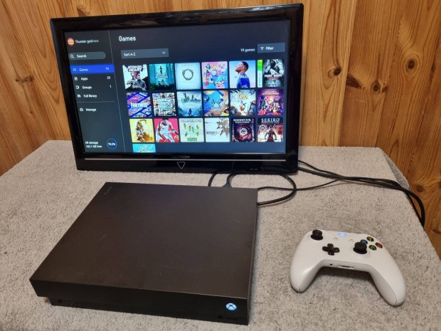 Xbox One X 1 TB konzol és kontroller
