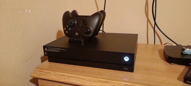 Xbox One X 2 karral