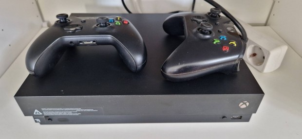 Xbox One X +2db controller