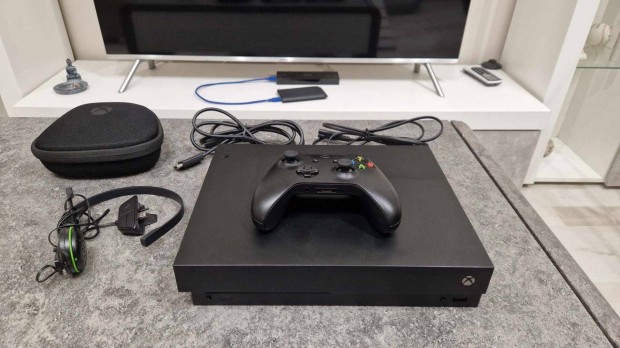 Xbox One X konzol szett + Elite controller + flhallgat