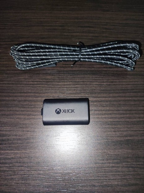 Xbox Play and Charge Kit