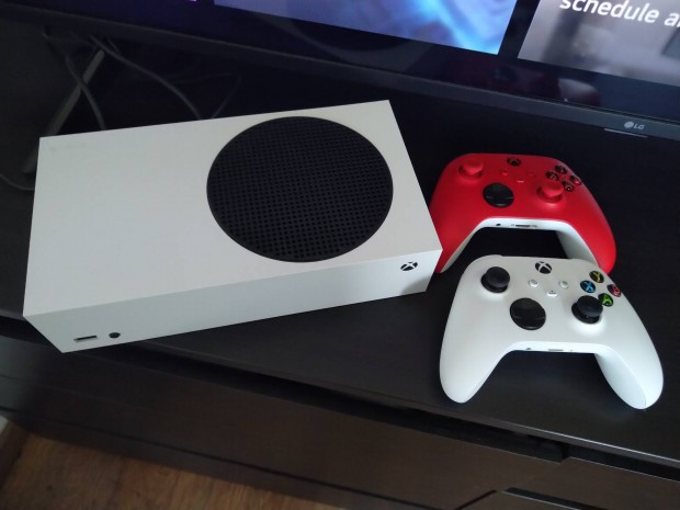 Xbox S series 512GB + 2 controllers