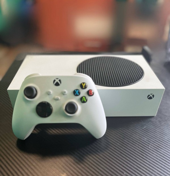 Xbox Series S 512GB Dobozában Tartozékaival