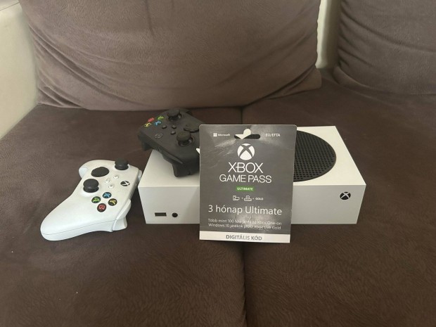 Xbox Series S 512 + Fifa 22 + Fekete Kontroller + Game Pass Ultimate 3