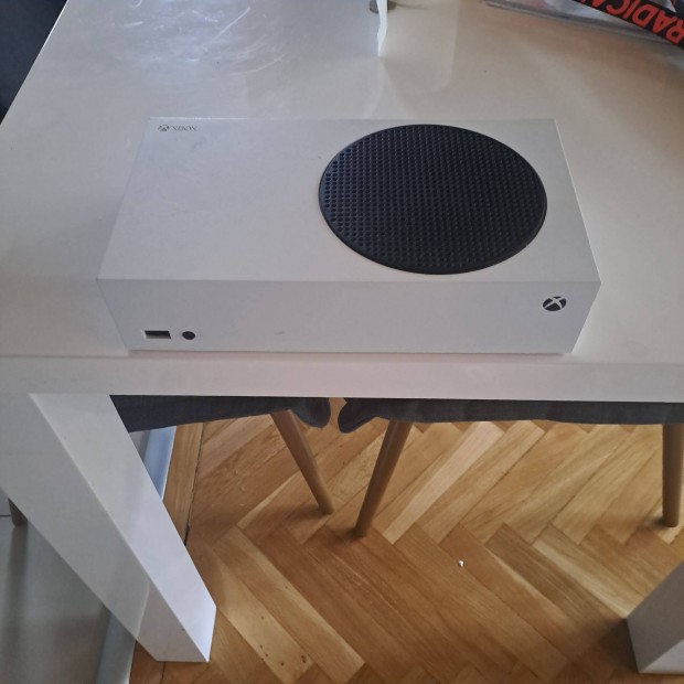 Xbox Series S + 1 Xbox kontroller