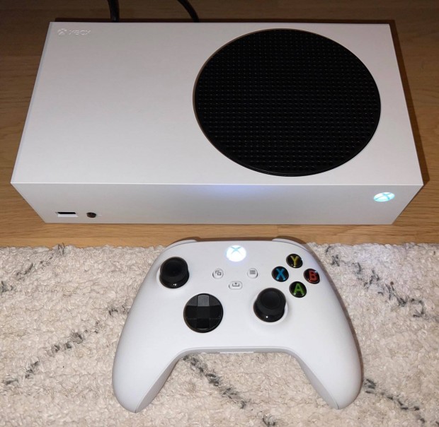 Xbox Series S - 512 GB fehr elad