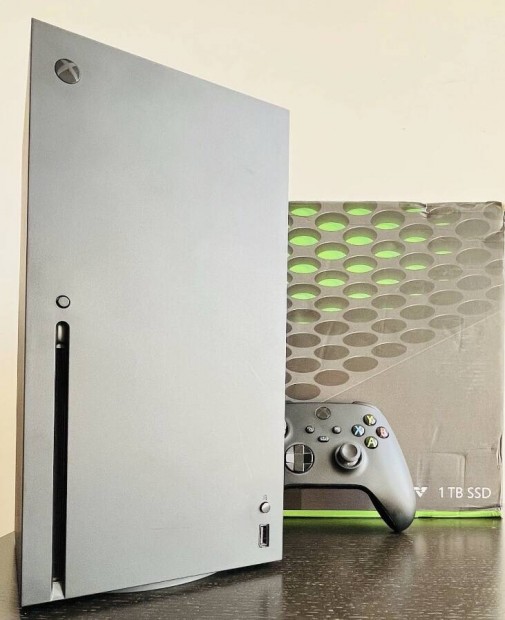Xbox Series X Kompletten Minden gyári tartozékkal Dobozában