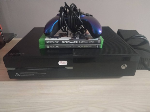 Xbox one 500GB vezetkes karral 2 lemezzel 