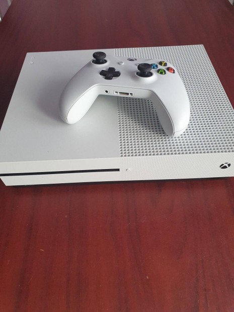 Xbox one S 1TB 1 kontroller fifa 18 lemezzel hibtlan elad