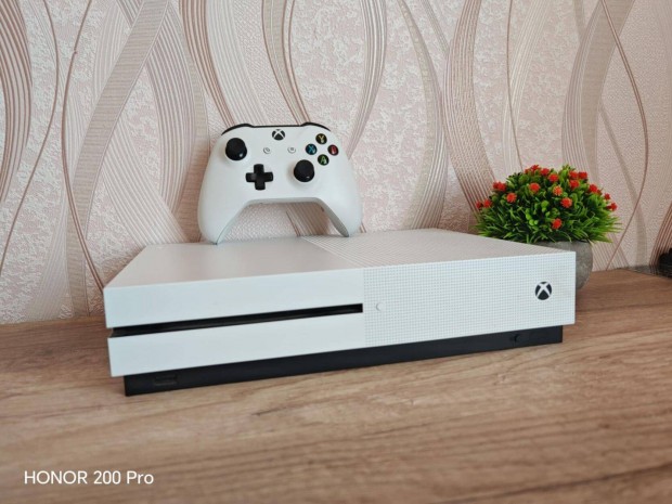 Xbox one S 1TB 4K jszer jtkkonzol + Drift mentes kontroller!