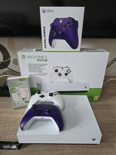 Xbox one S 1TB + 2db kontroller + 2db venom akkumultor