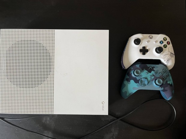 Xbox one S ( kt kontrollerrel)