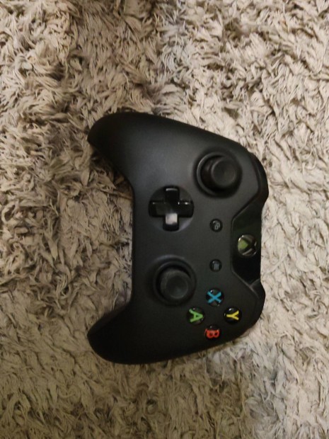 Xbox one kontroller szllts megoldhat.