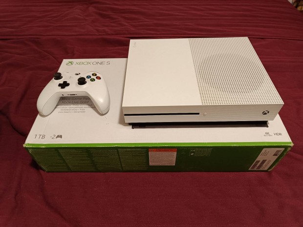 Xbox one s 1tb elad!