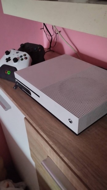 Xbox one s 500Gb dobozval