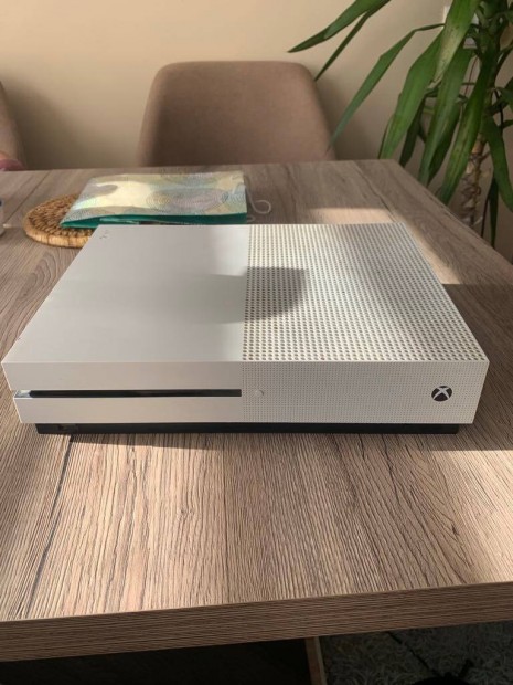 Xbox one s 500gb elad